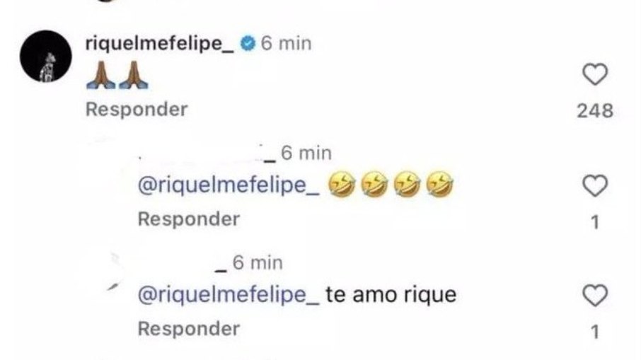 Riquelme Felipe comenta emoji de agradecimento em demissão de Zubeldía