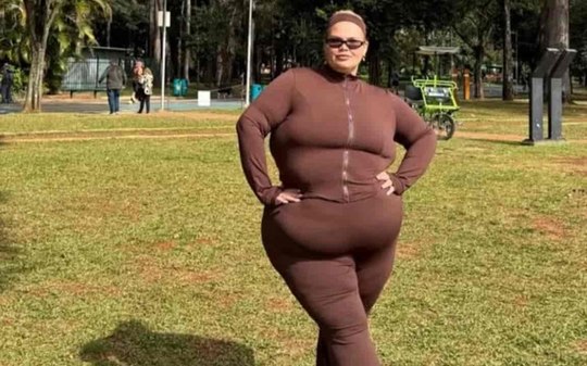 Thais Carla reaparece após perder 45 kg com cirurgia bariátrica