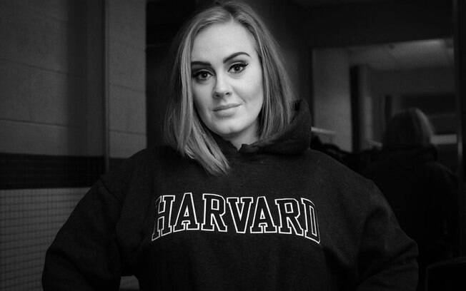 Saber como superar o fim de um relacionamento é um desafio, mas Adele inspirou ao falar sobre o seu término
