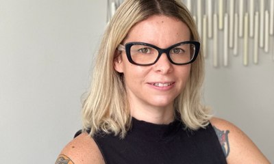 Conheça Thais Falcão, única roteirista mulher por trás de 'Senna'