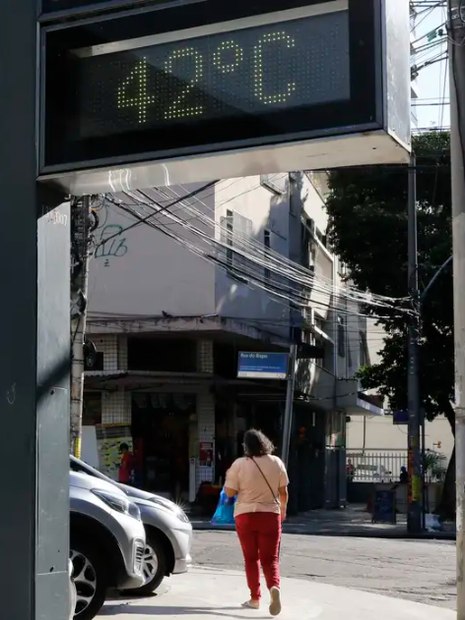 Onda de calor pode causar problemas de pele%2C como insolação