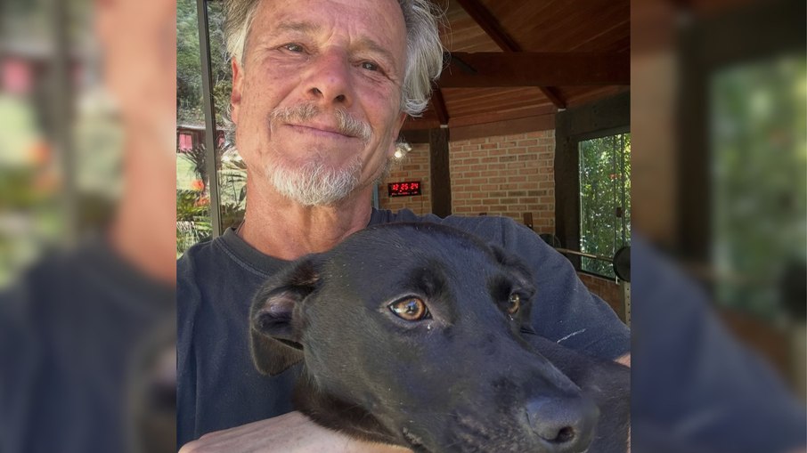 Marcello Novaes adota cachorro vira-lata e apresenta novo membro da família