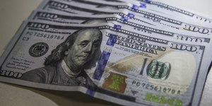 Dólar ultrapassa R$ 5,40 e Bolsa brasileira registra queda