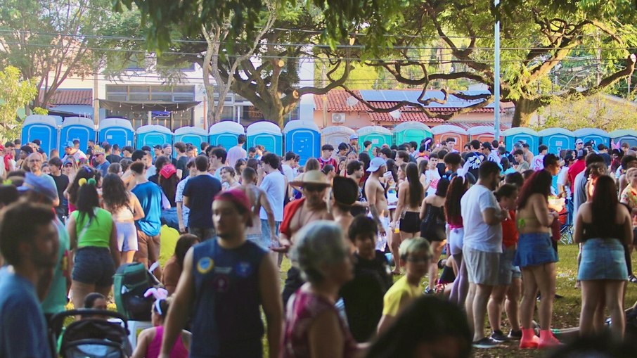 Folia contou com banheiros quimicos, distribuição gratuita de água, adesivos de conscientização e tenda de acolhimento para casos de assédio