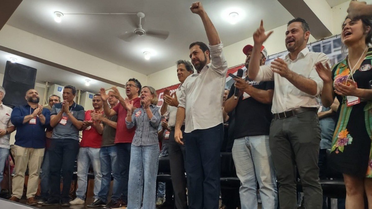 Evento de lançamento da candidatura de Guilherme Boulos à Prefeitura de São Paulo no pleito de 2024. Fernando Haddad, ministro da Fazenda, Gleisi Hoffmann, presidente nacional do PT, partido que está apoiando a candidatura de Boulos, estiveram presentes