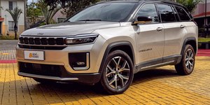 Jeep Commander vai bem ao transitar entre SUVs médios e grandes
