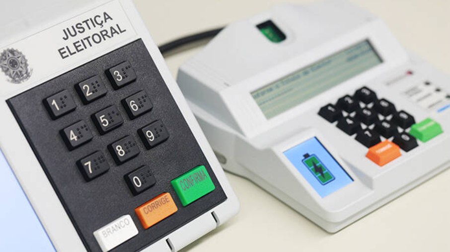 Biometria é usada para identificar eleitores durante as eleições Biometria é usada para identificar eleitores durante as eleições