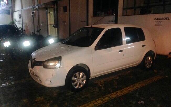 Um dos veículos usados pelos ladrões . Foto: PM Divulgação