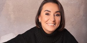 Ex-dentista faz fortuna com procedimentos estéticos faciais