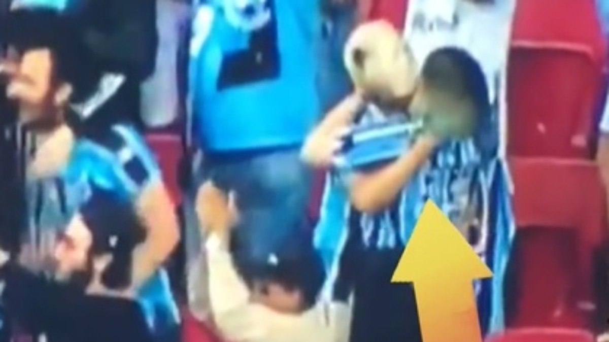 Torcedores do Grêmio viralizam por beijo em comemoração