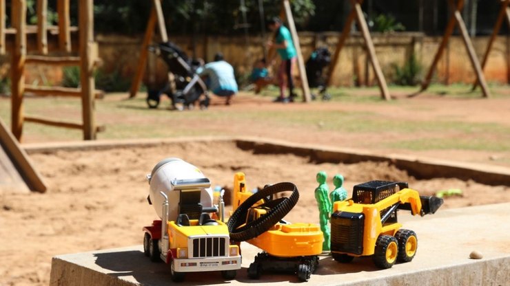 Nova lei: pais podem ter que indenizar filhos por abandono afetivo; entenda