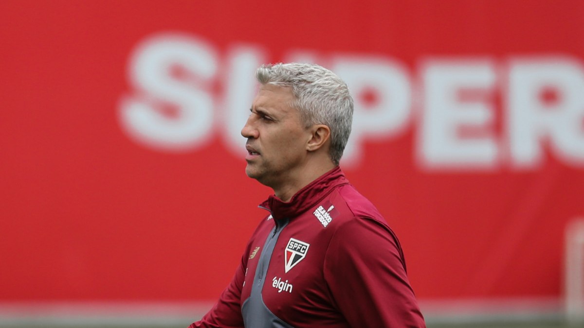 Hernán Crespo em treino do São Paulo antes de enfrentar a LDU Hernán Crespo em treino do São Paulo antes de enfrentar a LDU