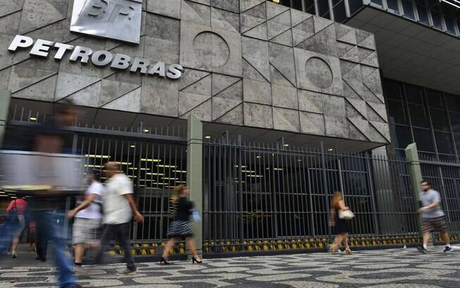 Petrobras (PETR4) altera escala de embarques por conta do avanço da Covid-19