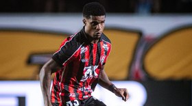 Agassi exalta João Fonseca, mas faz alerta ao tenista brasileiro