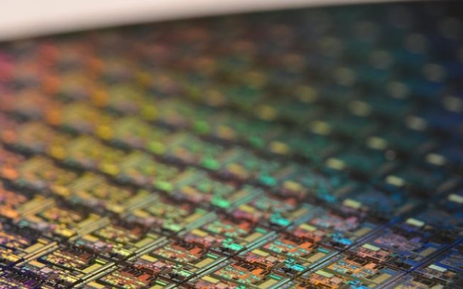 Samsung planeja desconto em chips de 2 nm para competir com TSMC