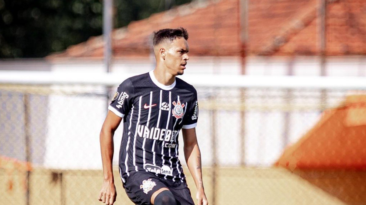 João Pedro Tchoca comenta estreia pelo Corinthians