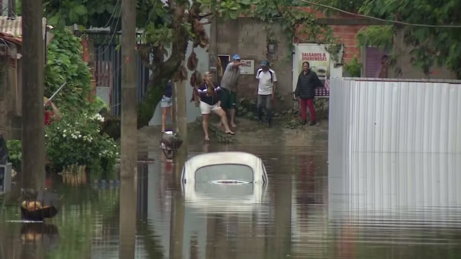 Moradores ficaram ilhados Moradores ficaram ilhados