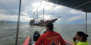 Réplica do navio de Colombo afunda próximo a hotel; veja o vídeo