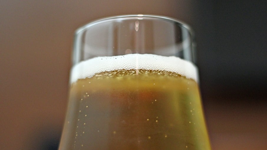 Pesquisadores portugueses descobriram que a bebida contribui para o aumento da diversidade de bactérias boas na região