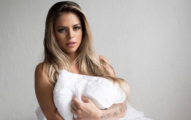 Ensaio sensual de Stefanie Mello é o destaque do Bella da Semana