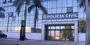 Pais de criança autista de 4 anos são presos por maus-tratos