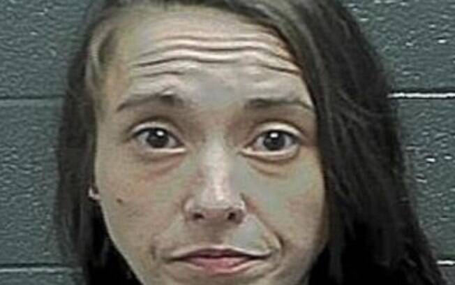 Brittany Kuter, de 32 anos, foi presa sob suspeita de drogar o filho.