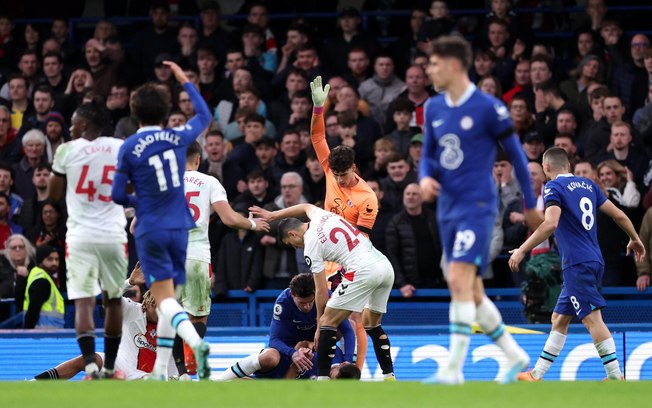 ‘Azpilicueta está consciente, mas passa a noite no hospital’, diz técnico do Chelsea