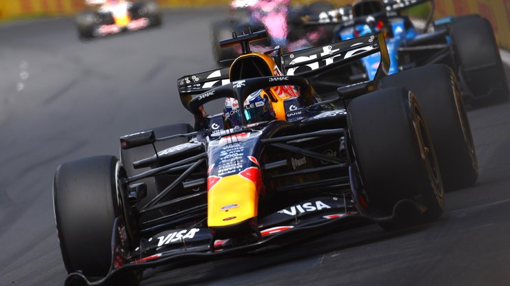 Verstappen é pole para sprint de Singapura; Bortoleto fica em 14º