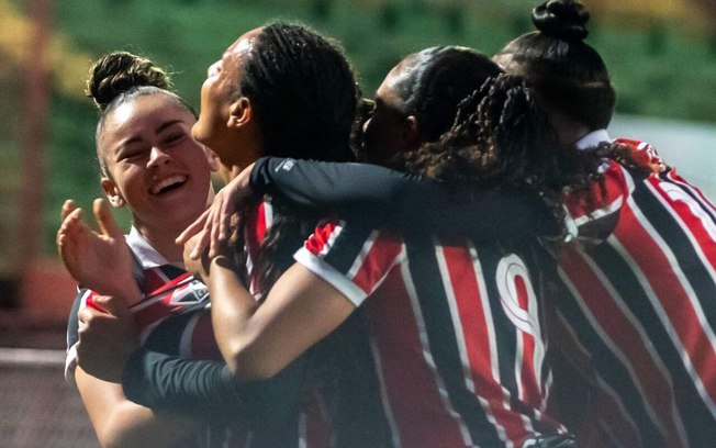 Flamengo venceu a seleção do Paraguai