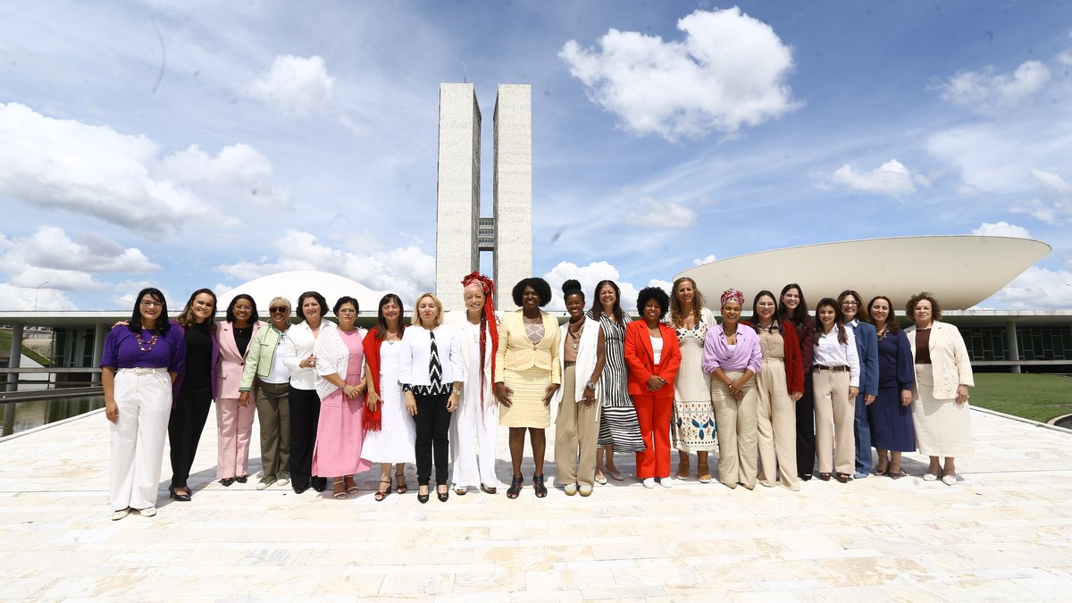 Pesquisa analisa propostas às mulheres em planos de governo - QTU Questões do Universo