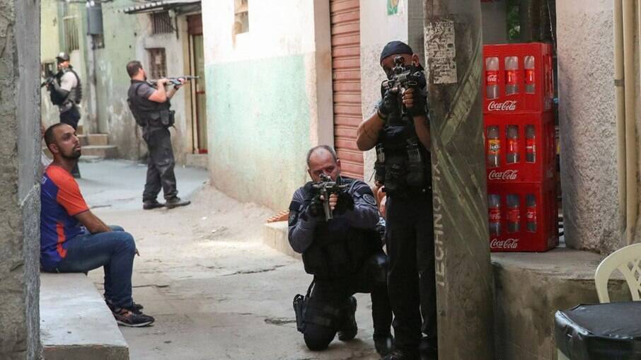  Policiais durante operação no Jacarezinho, no Rio; 29 pessoas morreram