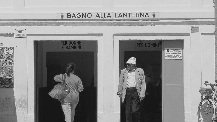 Entrada da praia de Pedocìn, na Itália