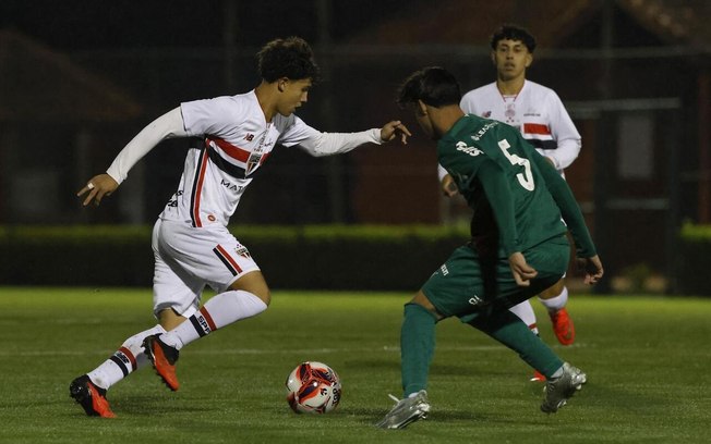 São Paulo segue com chance de classificação na rodada final São Paulo segue com chance de classificação na rodada final