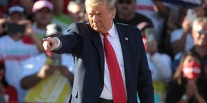 EUA pressionam Brasil antes da eleição seguindo cartilha Donroe