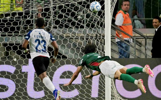 Giay estufou a rede no triunfo do Palmeiras sobre a LDU pela Libertadores