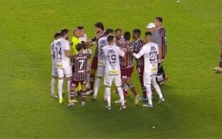 Dublador flagra discussão quente entre Neymar e Ganso; assista