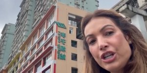 Patrícia Poeta se diverte com famoso trem na China