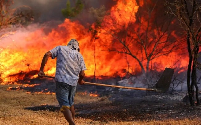 PF abre inquérito para investigar incêndio em Brasília