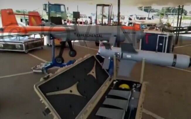 Com ajuda iraniana, Venezuela apresenta drone armado, o primeiro da América Latina Com ajuda iraniana, Venezuela apresenta drone armado, o primeiro da América Latina