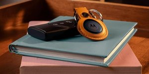 Amazon derruba preço do Moto Tag, rival do AirTag da Apple