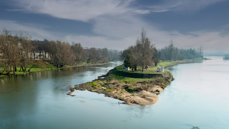Rio Loire, na França. Rio Loire, na França.