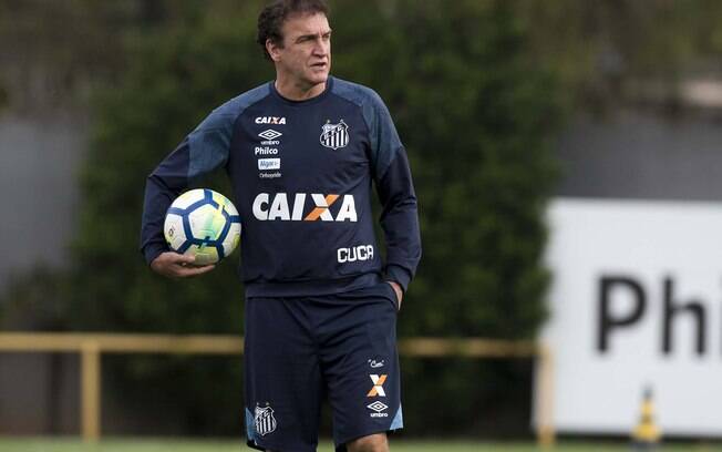 Cuca teve quase uma semana de treinamentos para preparar o Santos antes de enfrentar o Vasco