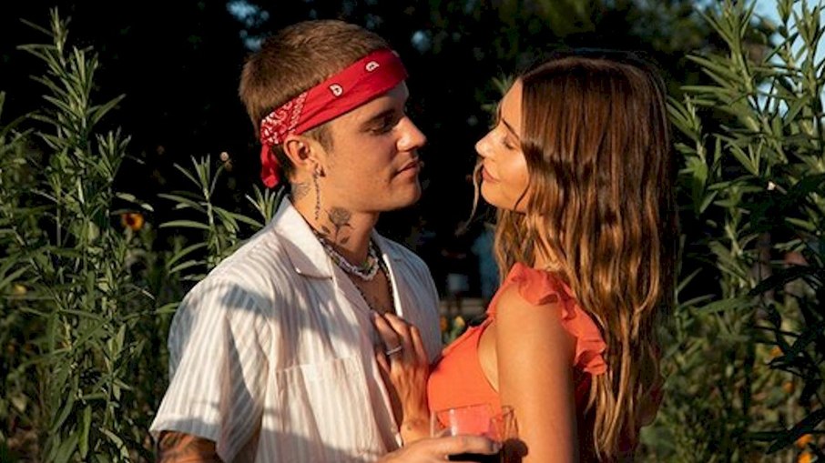 Hailey, esposa de Justin Bieber, é xingada em festival