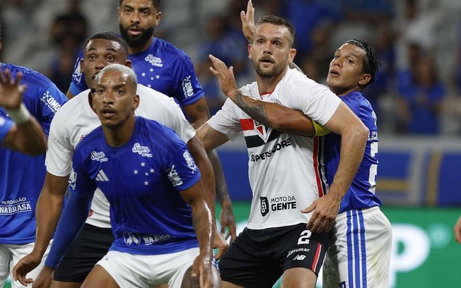 São Paulo tem aproveitamento de apenas 20% fora de casa no Brasileirão São Paulo tem aproveitamento de apenas 20% fora de casa no Brasileirão