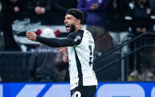 Dublador revela ironia de Memphis após gol: Sou problema!