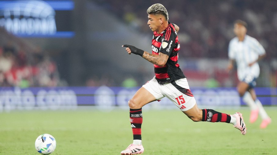 Flamengo pressiona, mas não tira o zero do placar no 1ª tempo