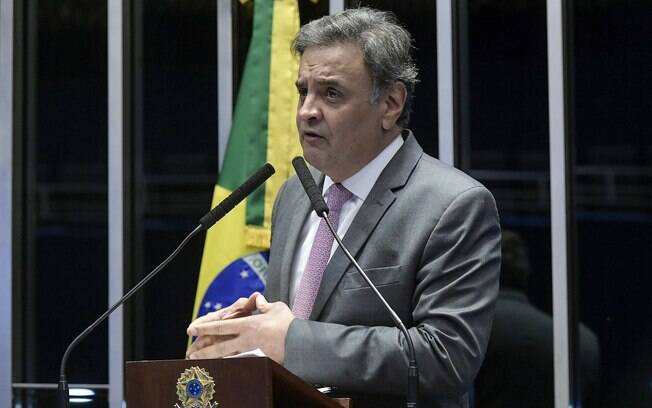 Aécio Neves fez seu último discurso como senador nesta quarta-feira (12)