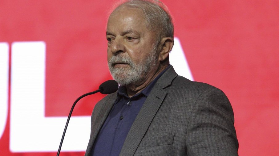 Quando esteve em Bruxelas,, capital da Bélgica, Lula afirmou que irá colocar o Brasil de volta no protagonismo internacional'