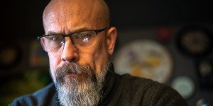 Óculos: descubra quais os mais indicados para homens carecas