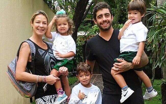 Luana Piovani e Pedro Scooby com seus filhos
